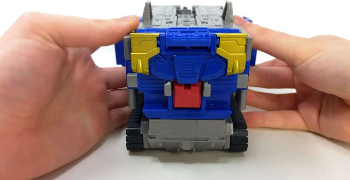 Image Of Legacy Evolution Commander Armada Optimus Prime  (11 of 30)